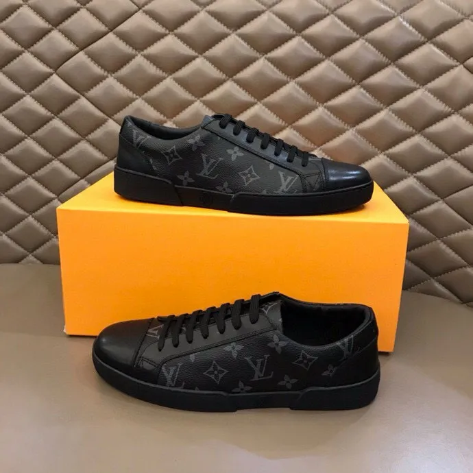 Ex-factory price: 400💰🇮🇹LV top purchasing agent🔍🔍men's🚹 counter sales simultaneously, code number: 38-44#, 🇮🇹Special printing imported from Italy with imported cowhide, all imported Yangli, 💪💪, a complete 1⃣️ to 1⃣️ replica 🇮🇹💪💪, ⚠Sole: Original sole provided by the original factory, exclusive molded sole for super comfort, ⚠Original factory follow-up goods, 🔍🔍high quality